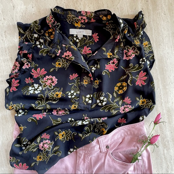 Gray Floral Ruffled Top - Picture 3 of 8